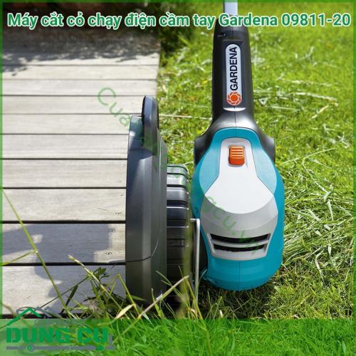 Máy cắt cỏ chạy điện cầm tay Gardena 09811-20 là công cụ mạnh nhất từ dòng tông đơ cắt cỏ của Garden. Tiện lợi trong chức năng và phù hợp với các điều kiện khó khăn trong khu vực rộng lớn.